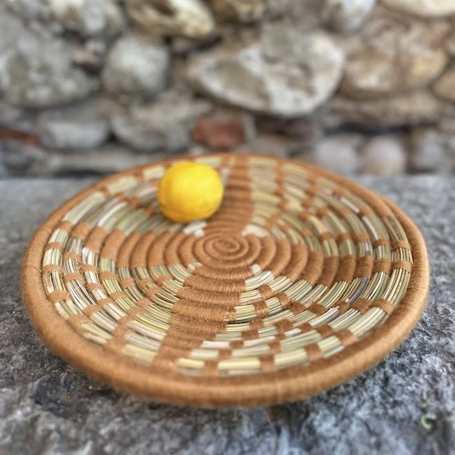 Plateau de décoration ZIG, broderie fleur orange