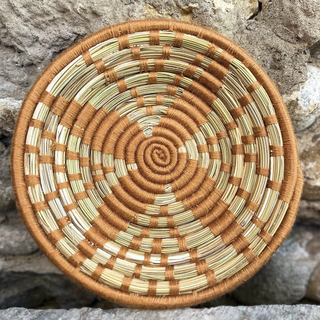 Plateau de décoration ZIG, broderie fleur orange