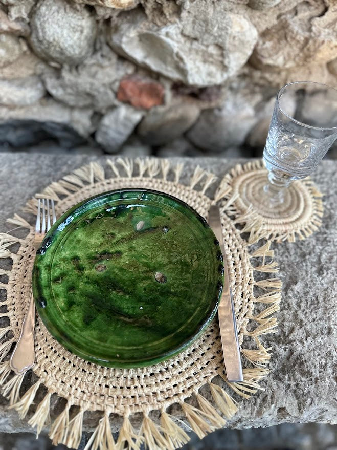 Sets de table AMAR en raphia tressé et finitions frangé