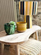 Table TABI, plateau en forme de cacahuète, noyer massif