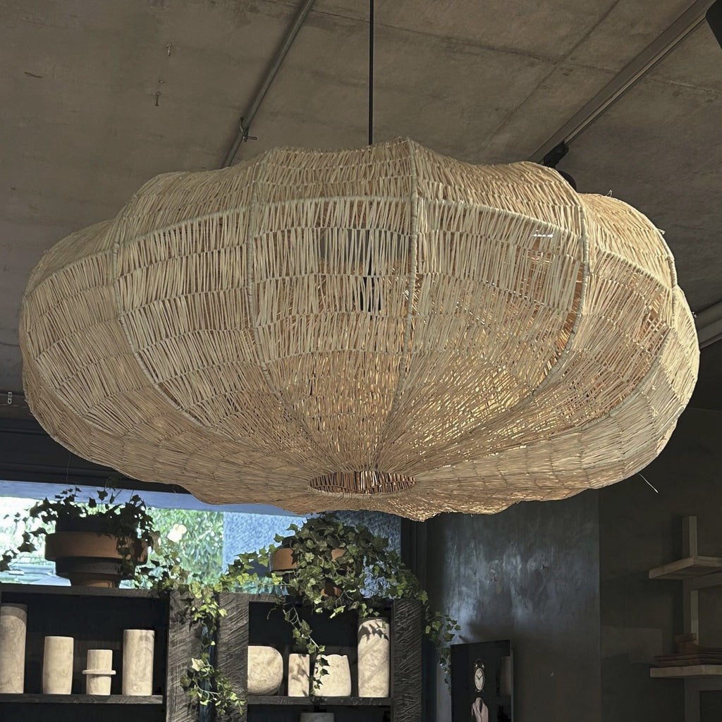 Suspension ITRAN en feuille de palmier tressée