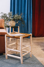 Tabouret TAMAC en fil tressé et bois brut