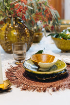 Élément fort de décoration, le vase AKAL se distingue par son caractère unique. Façonné à la main selon un savoir-faire ancestral.